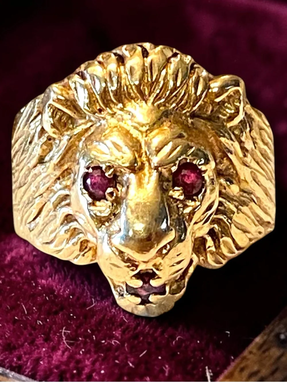 MENS Estate Custom 14k Yellow Gold Ruby Eye LION HEAD Ring Size 9